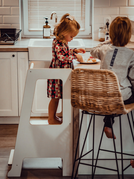 Kitchen Helper Scandi