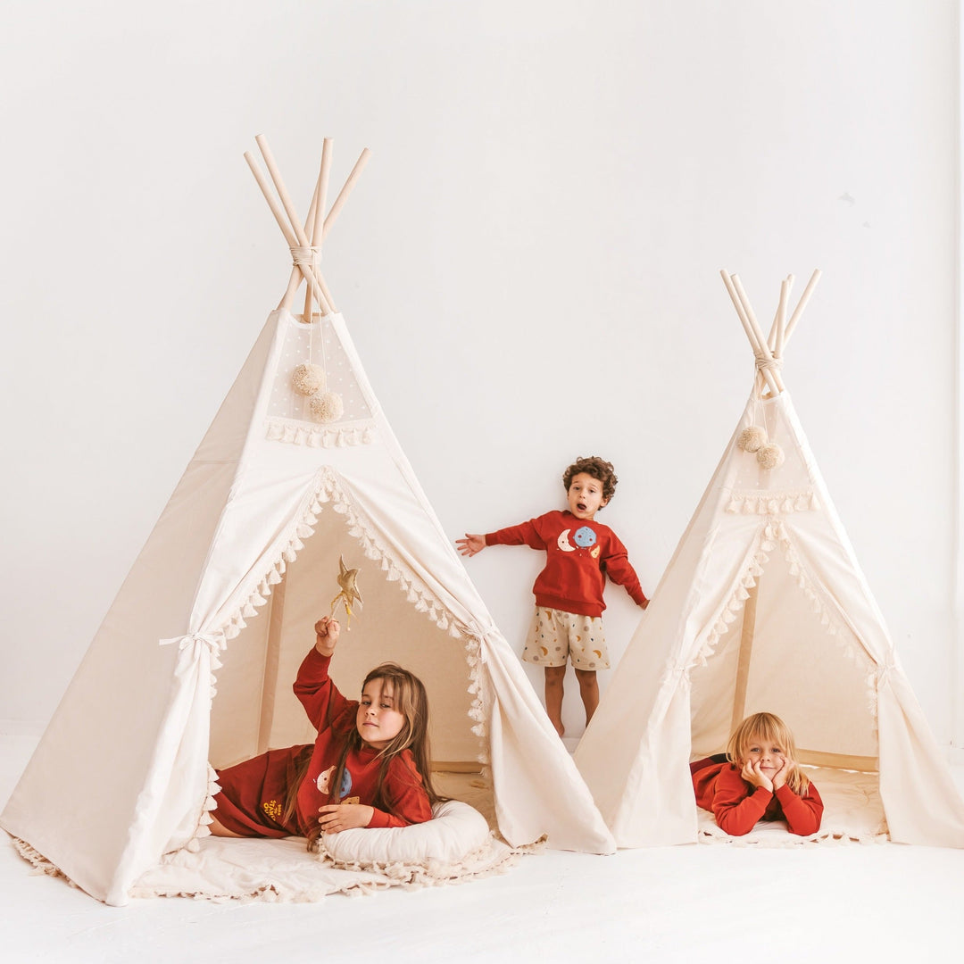 Tente tipi extra large pour l'intérieur avec décoration à pompons de style bohème