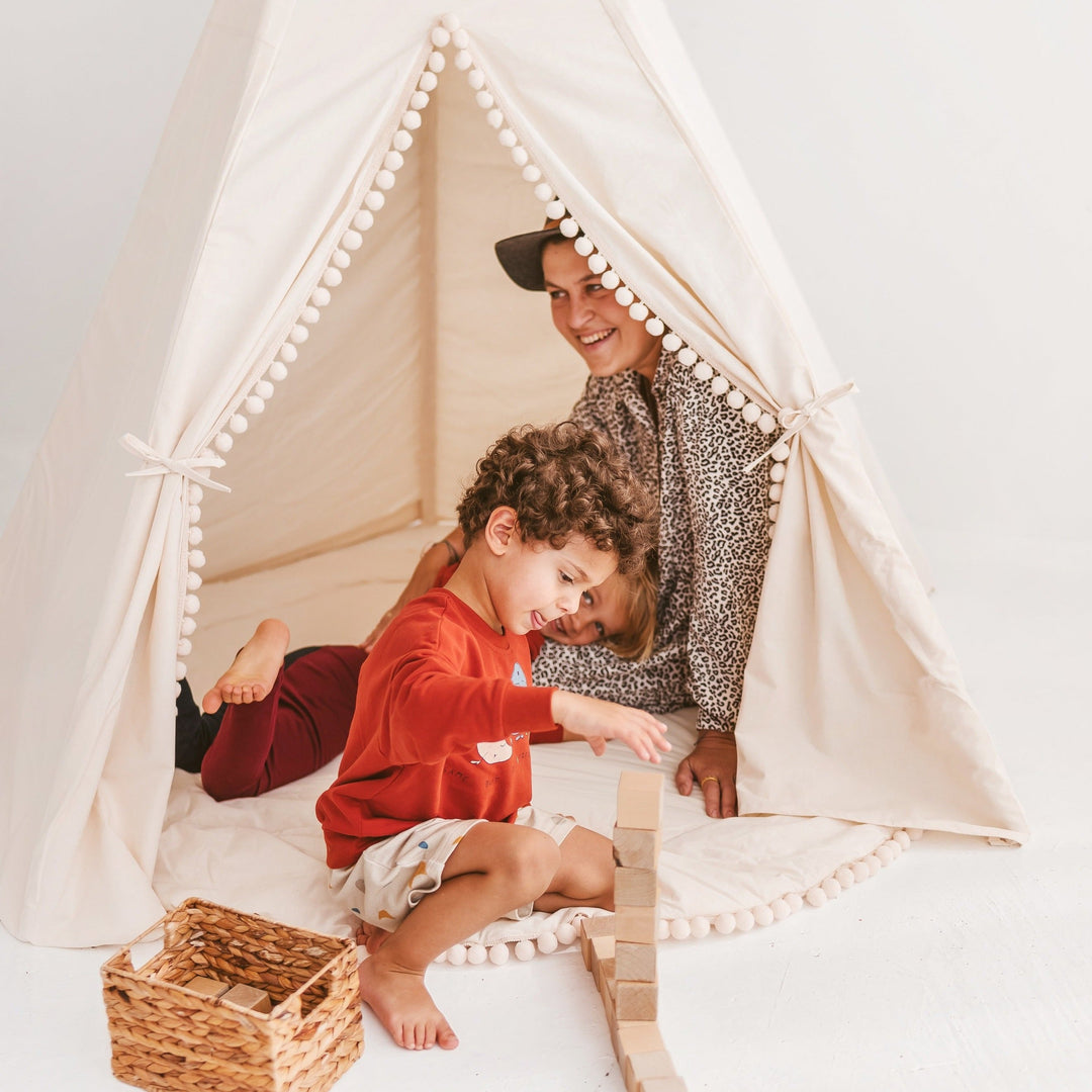 Tente tipi extra large pour enfants avec décoration à pompons