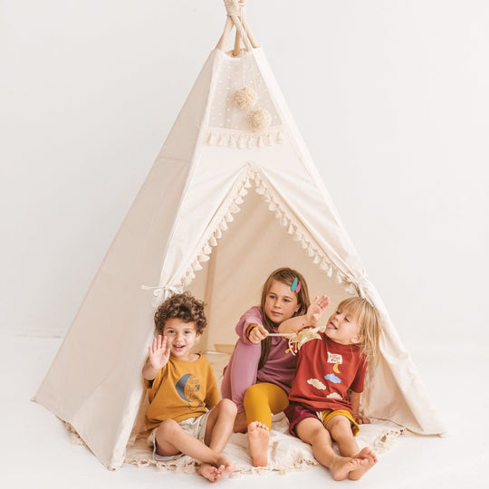 Tente tipi extra large pour l'intérieur avec décoration à pompons de style bohème