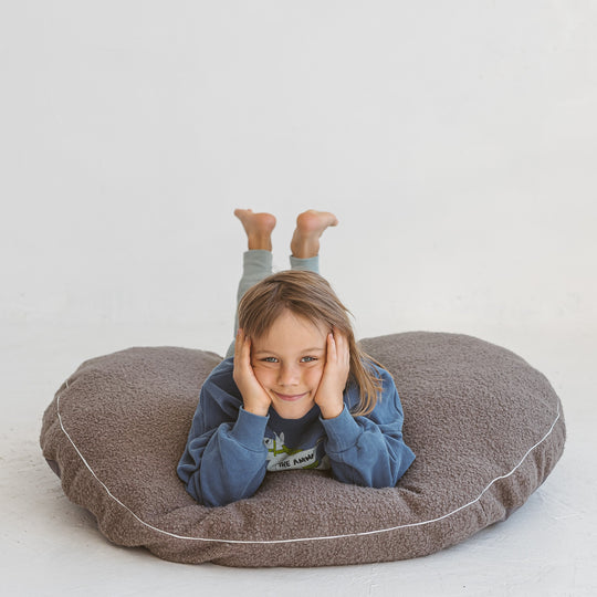 Coussin de sol pour enfants en tissu bouclé gris